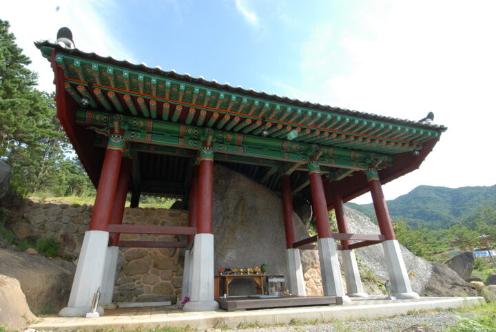 보성유신리마애여래좌상