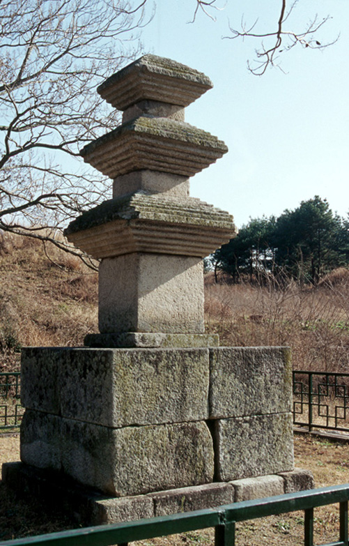 경주 서악동 삼층석탑