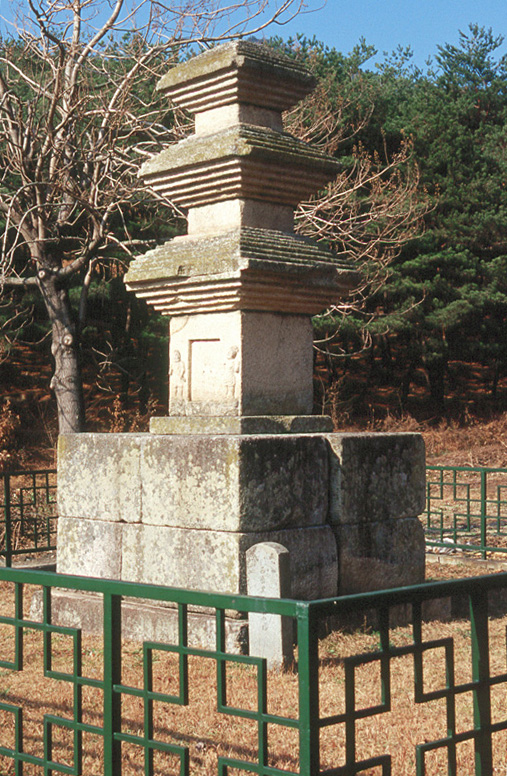 경주 서악동 삼층석탑