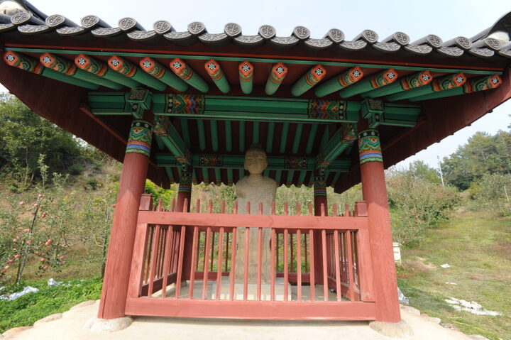 영주 석교리 석조여래입상