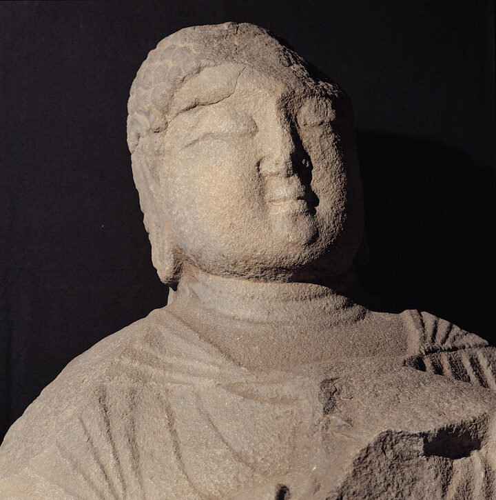 석조여래좌상의 얼굴 모습