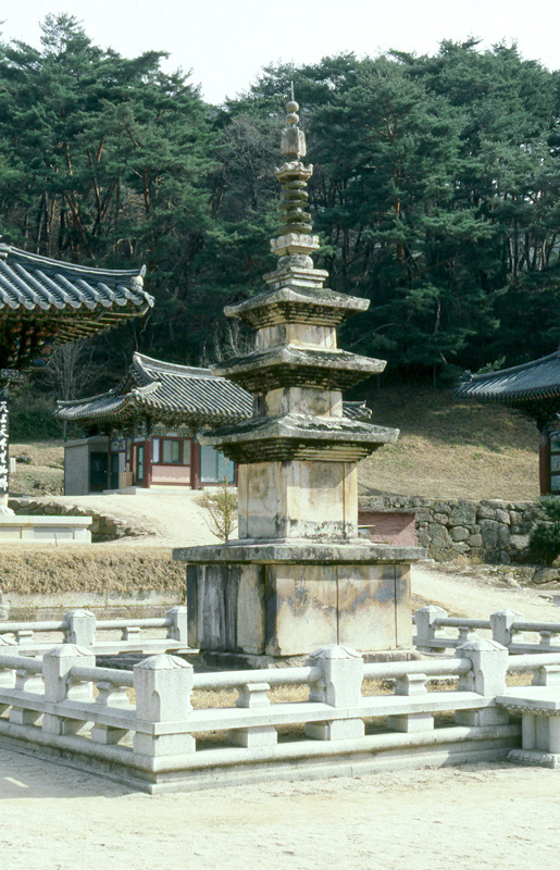 봉암사삼층석탑