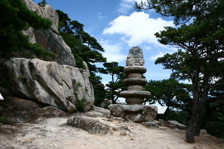 경주 남산 용장사곡 석조여래좌상