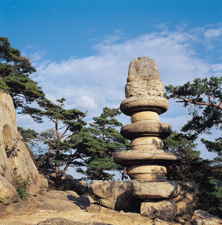 경주 남산 용장사곡 석조여래좌상