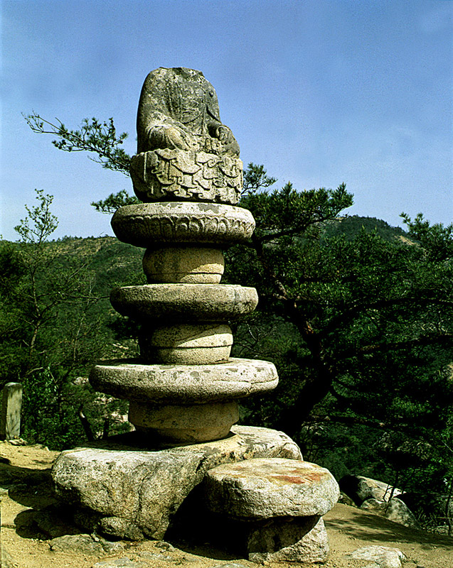 경주 남산 용장사곡 석조여래좌상