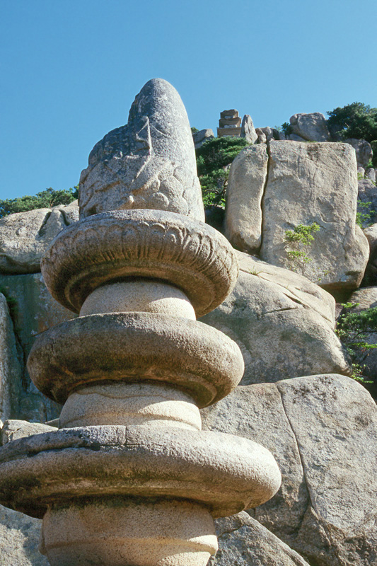 경주 남산 용장사곡 석조여래좌상