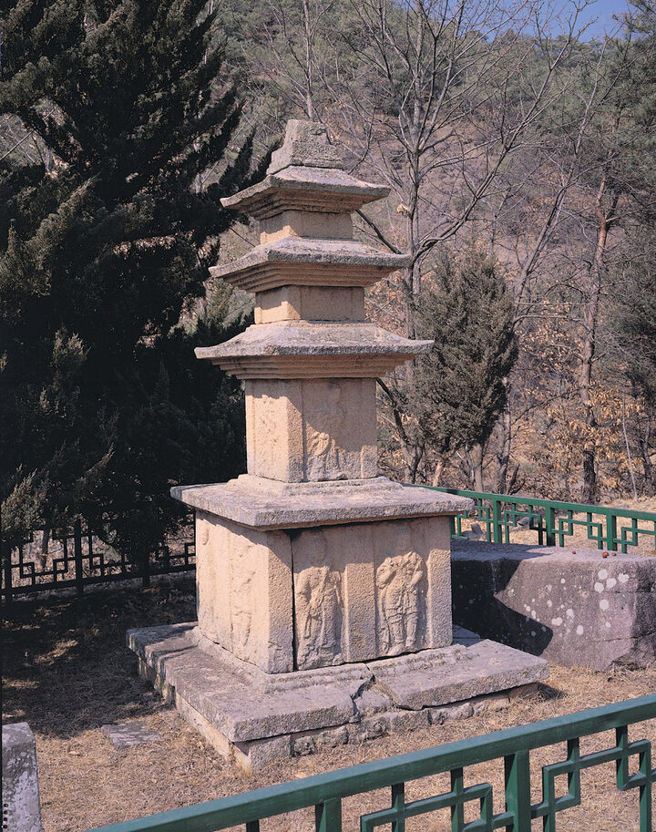 의성 관덕리 삼층석탑