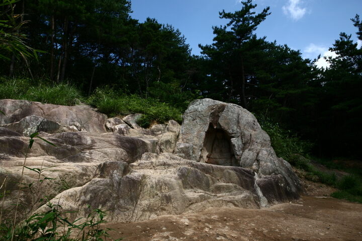 경주 남산 불곡 마애여래좌상 전경