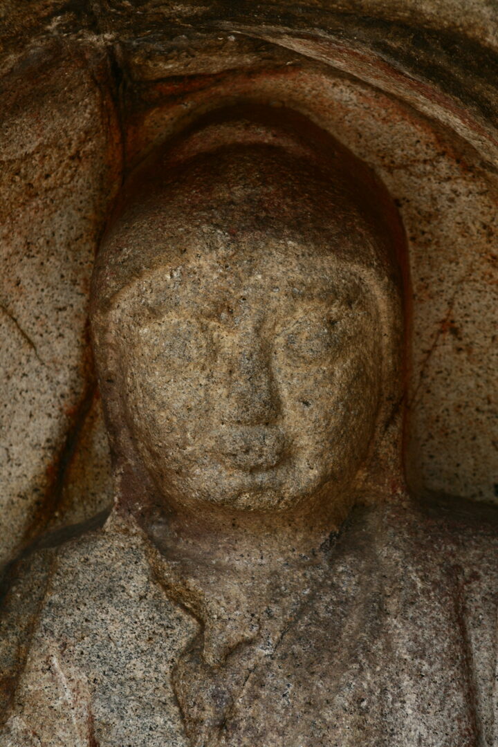 경주 남산 불곡 마애여래좌상 얼굴