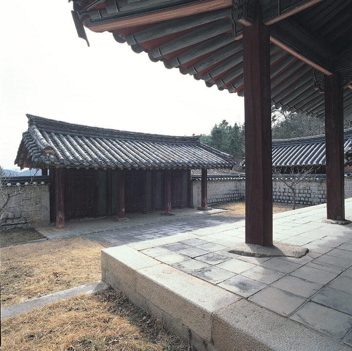 도산서원 상덕사 정문