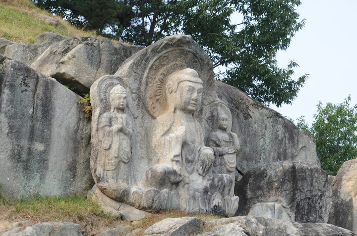 영주 가흥동 마애여래삼존상 및 여래좌상