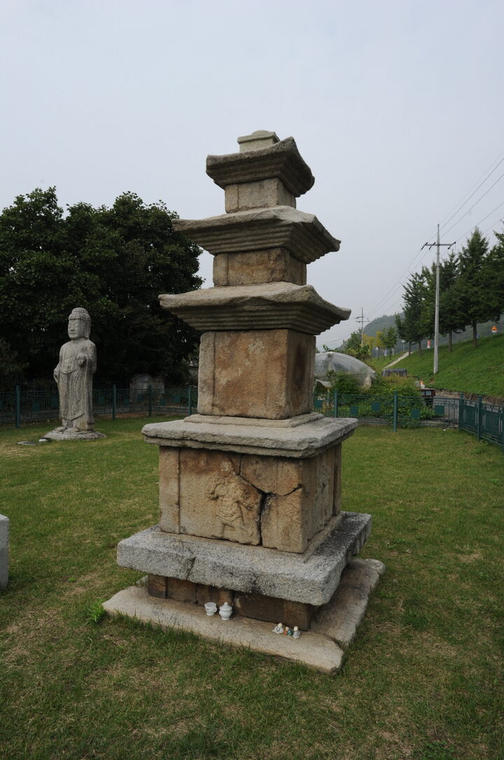 예천 동본리 삼층석탑