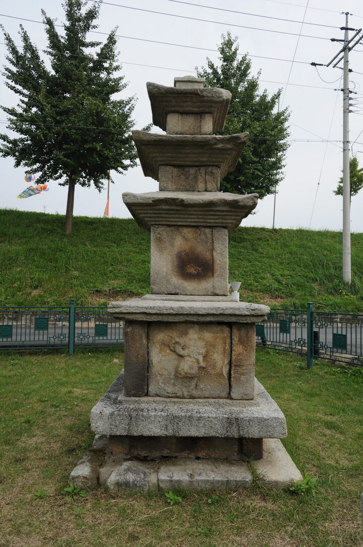 예천 동본리 삼층석탑