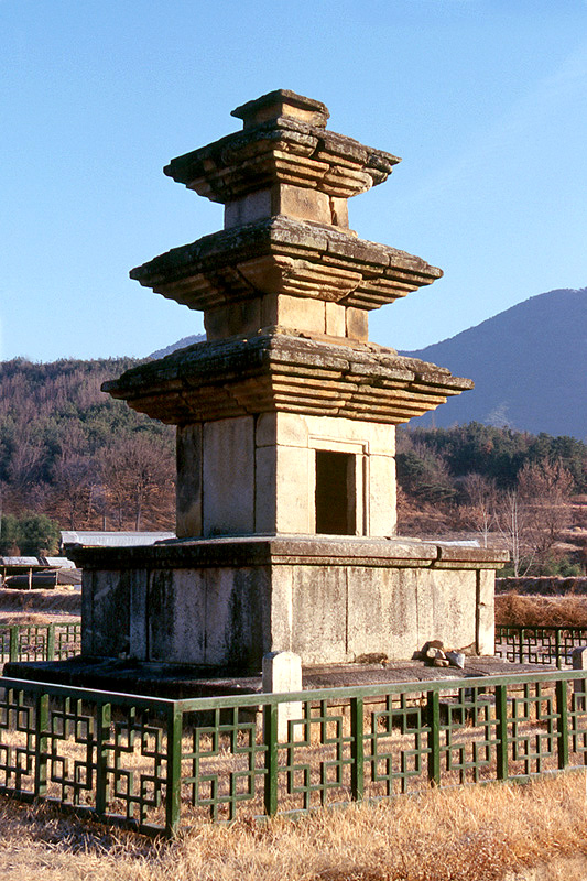 구미 낙산리 삼층석탑
