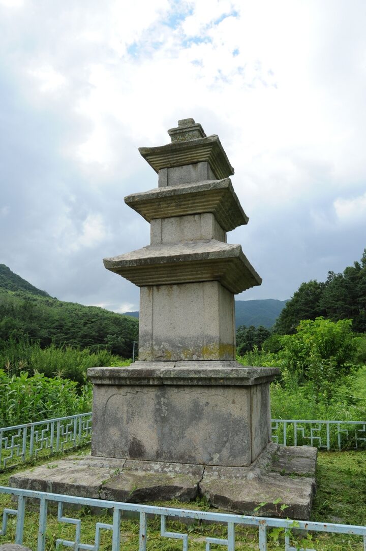 칠곡 기성리 삼층석탑 (촬영:문화재청)