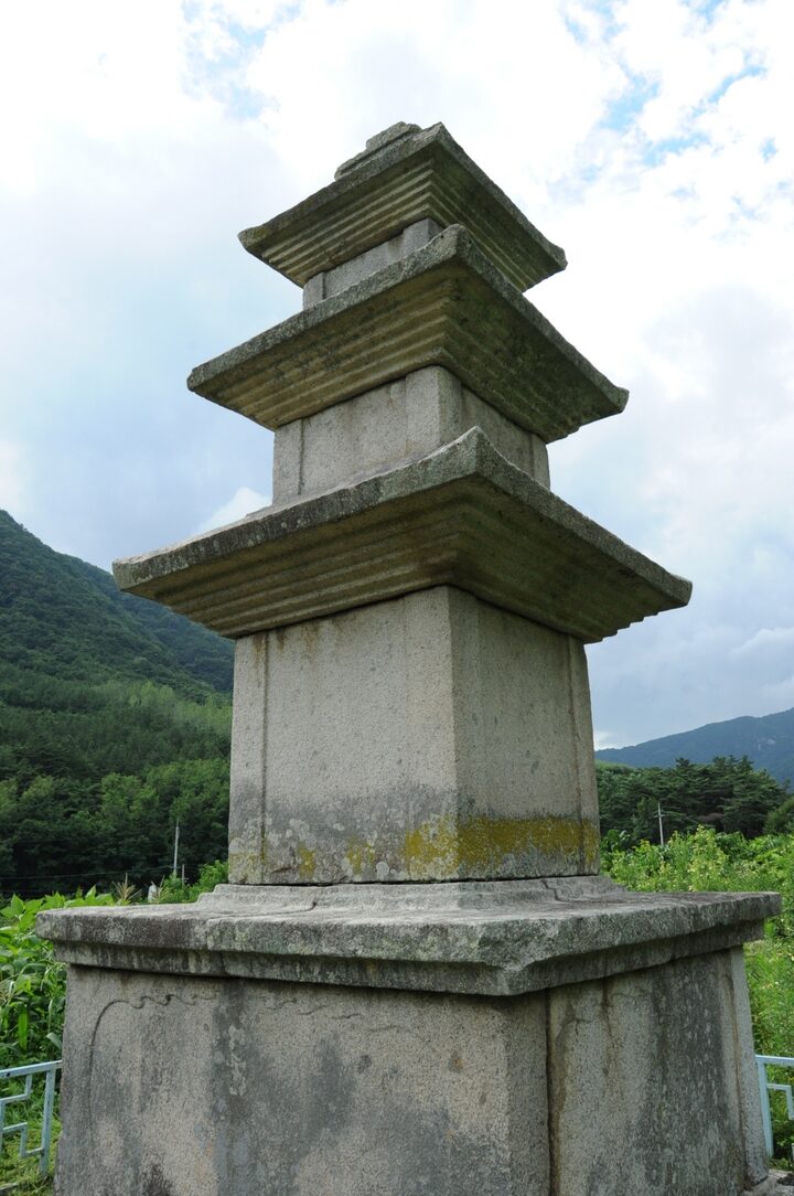 칠곡 기성리 삼층석탑 (촬영:문화재청)