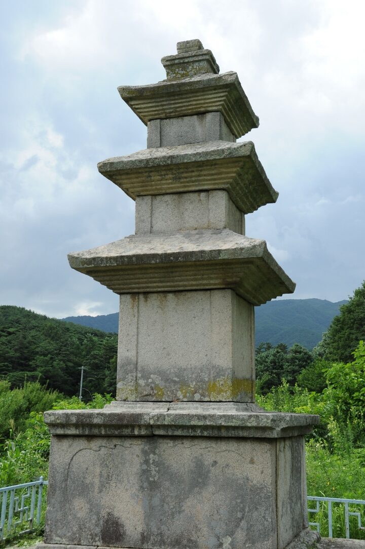 칠곡 기성리 삼층석탑 (촬영:문화재청)