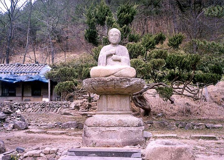 영천 화남리 석조여래좌상(복원후)