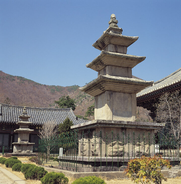 청도 운문사 동ㆍ서 삼층석탑