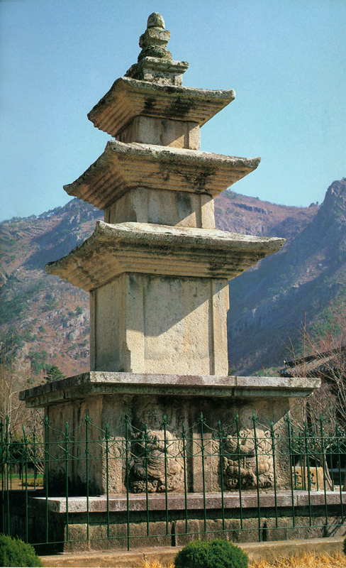 청도 운문사 동ㆍ서 삼층석탑