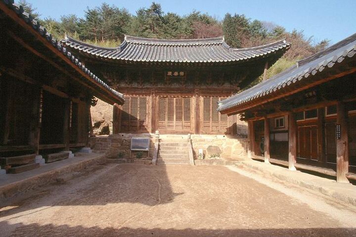 영천 은해사 백흥암 극락전