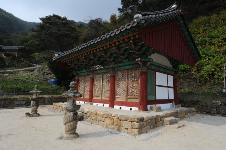 영주 성혈사 나한전