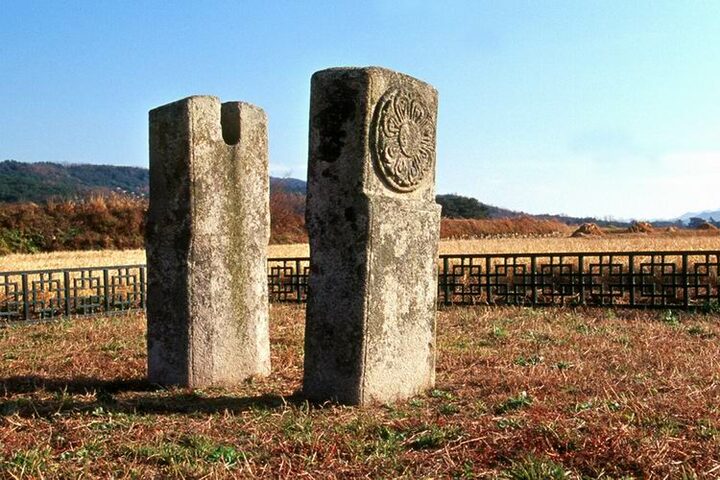경주 보문사지 연화문 당간지주