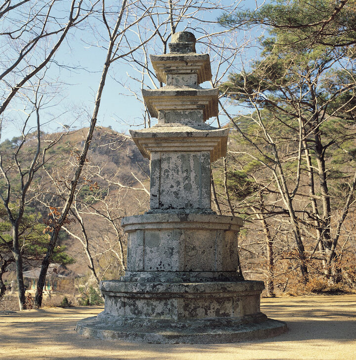 경주 석굴암 삼층석탑