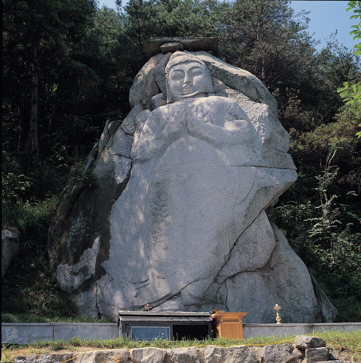 구미 황상동마애여래입상