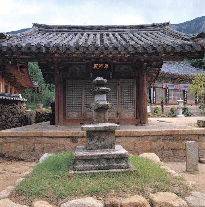창녕 관룡사 약사전