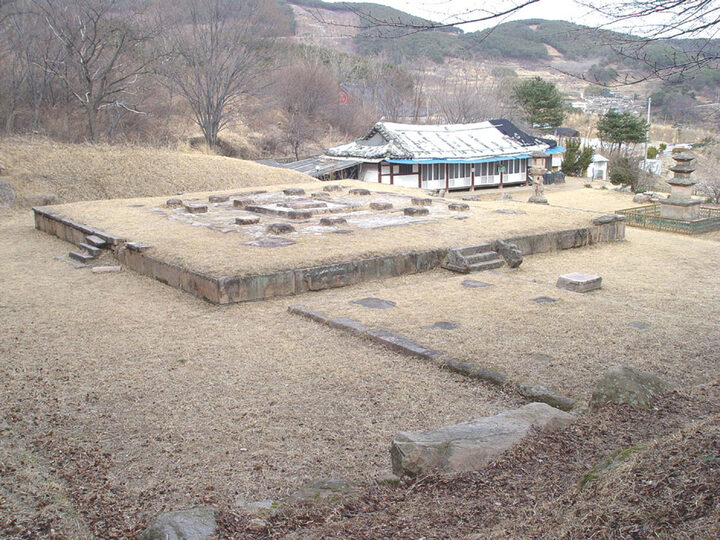 영암사지 원경