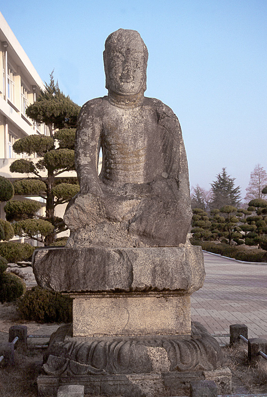 함양 교산리 석조여래좌상