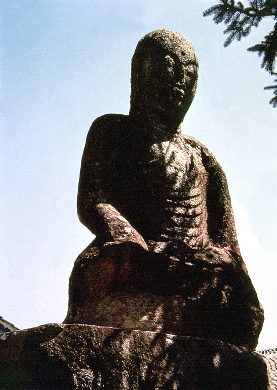 함양 교산리 석조여래좌상