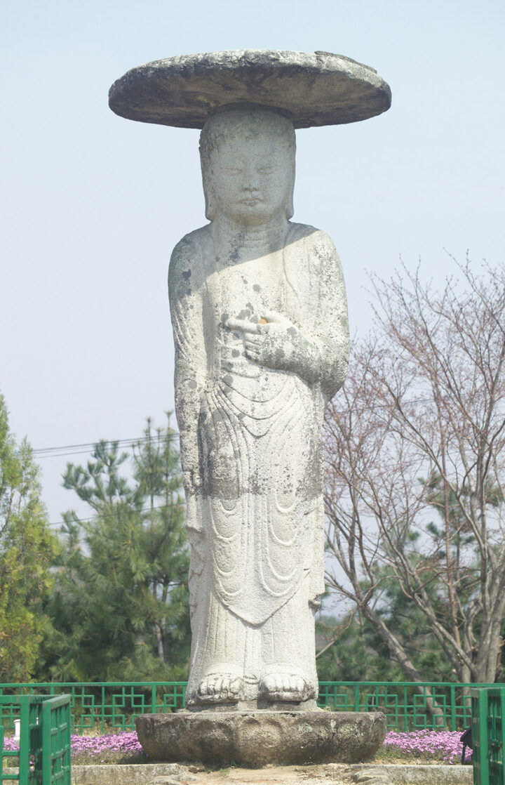 거창 양평리 석조여래입상