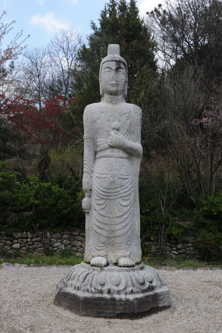 거창 상림리 석조보살입상(촬영:문화재청)