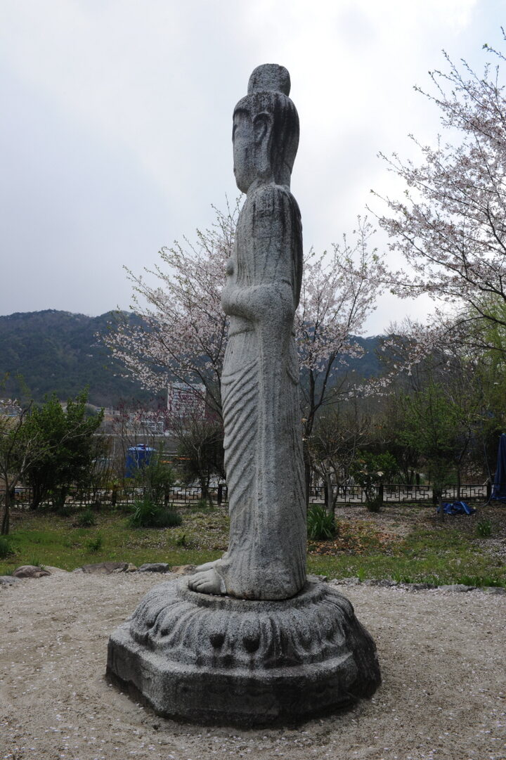 거창 상림리 석조보살입상(촬영:문화재청)