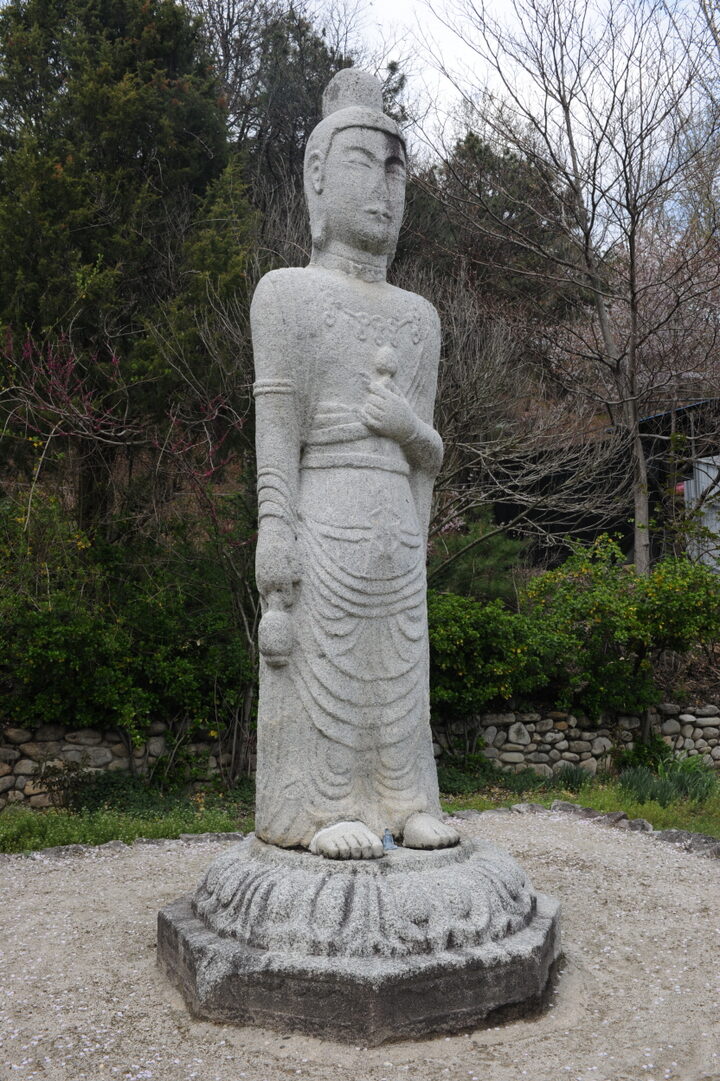 거창 상림리 석조보살입상(촬영:문화재청)