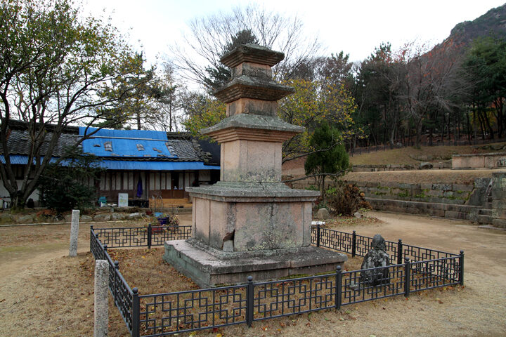 합천 영암사지 삼층석탑
