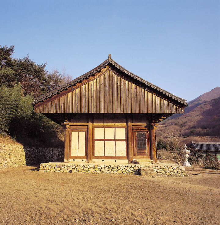 양산 신흥사 대광전 측면