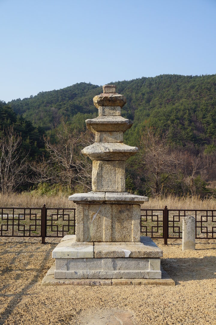 울진 구산리 삼층석탑 정면