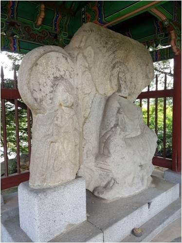 보물 청주 비중리 석조여래삼존상 및 석조여래입상