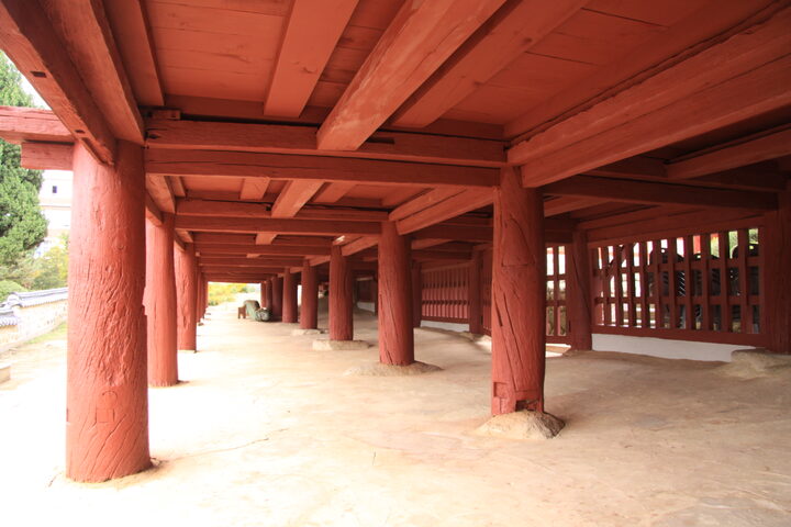 강릉향교 명륜당 하부