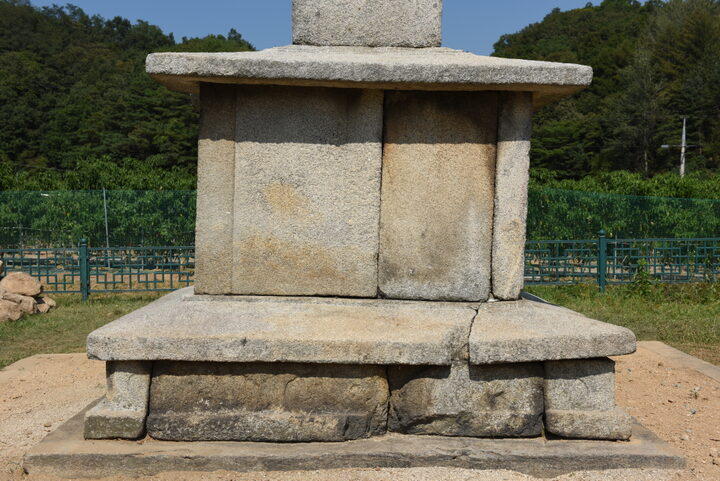 기단면석 (촬영년도 : 2015년)
