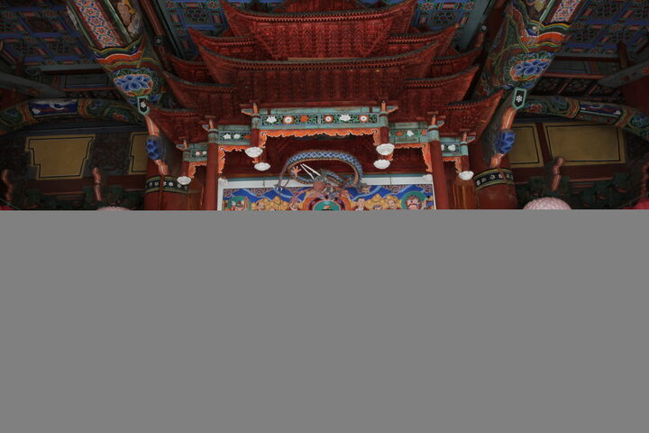 세종 비암사 극락보전 내부