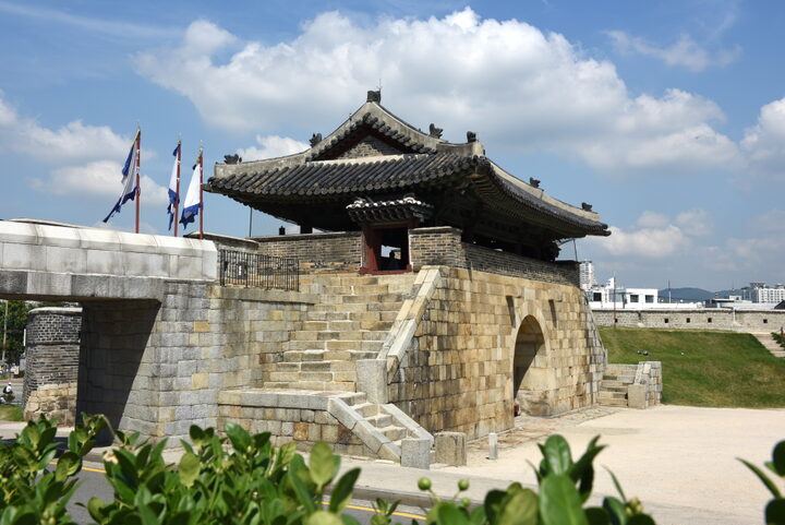 수원 화서문_서측 전경 (촬영년도 : 2015년)