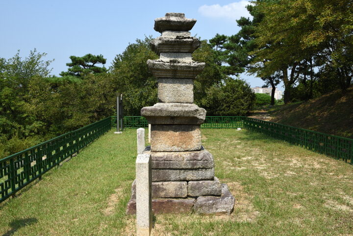여주 창리 삼층석탑_우측면 (촬영년도 : 2015년)