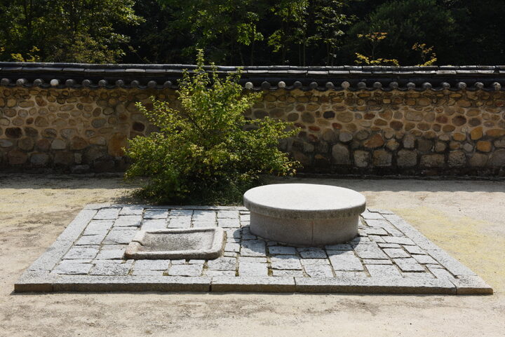 여주 효종 영릉재실_우물터 (촬영년도 : 2015년)