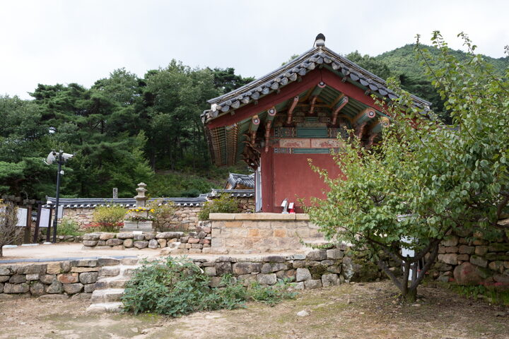 창녕 관룡사 약사전_측면 (촬영년도 : 2015년)