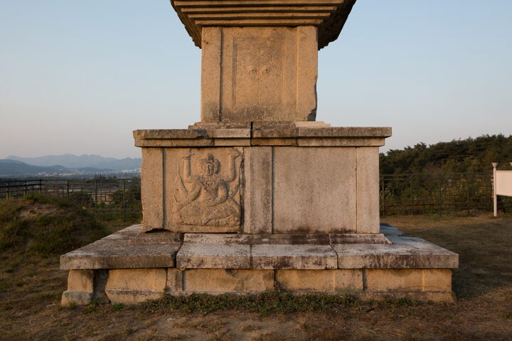 경주 남산 창림사지 삼층석탑_상대석 (촬영년도 : 2015년)