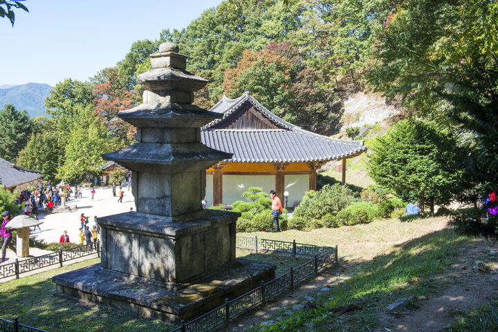영주 부석사 삼층석탑_무량수전과 삼층석탑 (촬영년도 : 2015년)